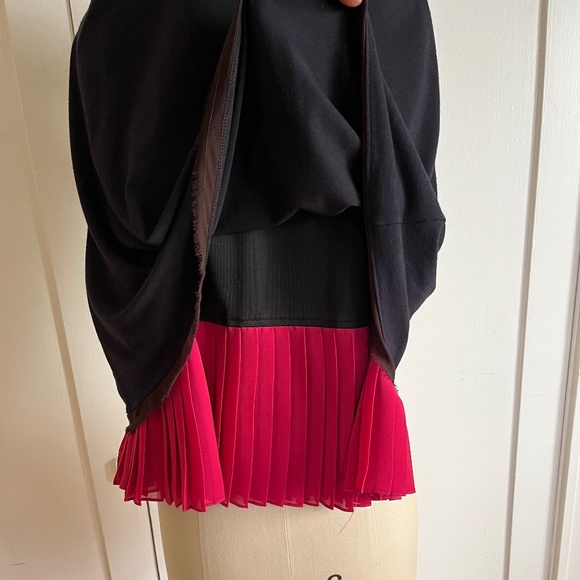 Atelier Yume Dress with Unique Details - Picture 8 of 9